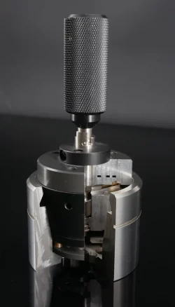 Feinmechanische Komponenten von Femotech